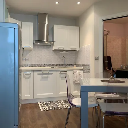 Un Nido A Apartment Versailles