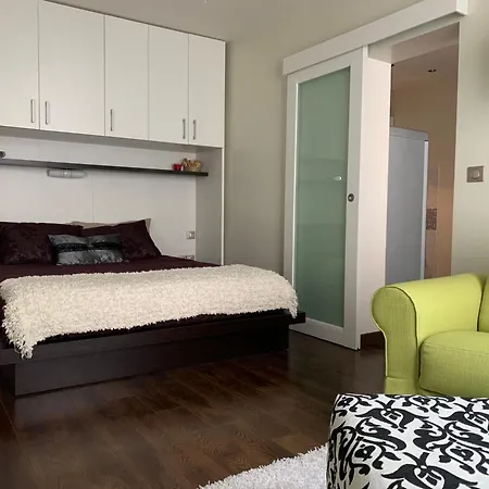 Un Nido A Apartment Versailles